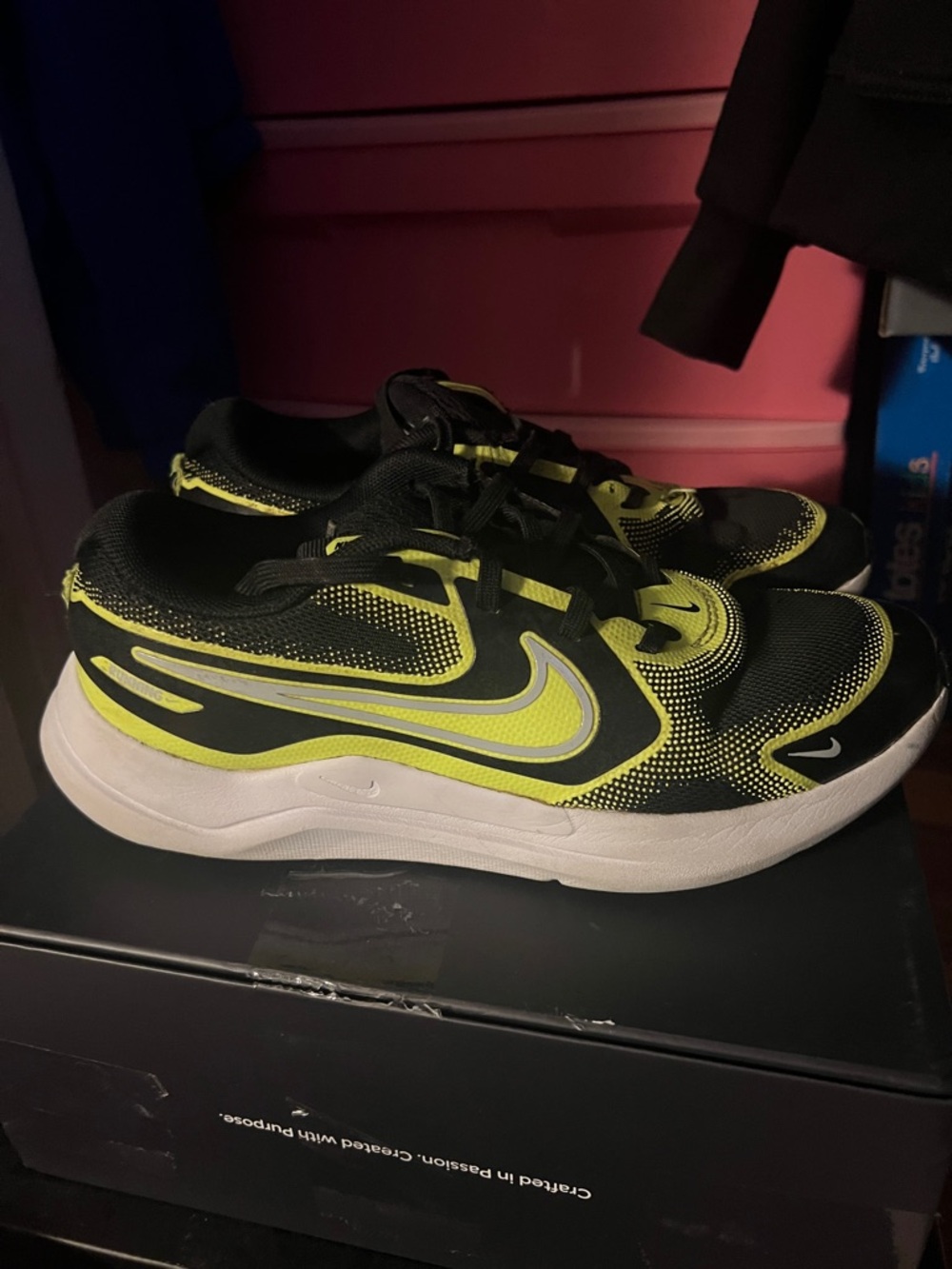 Nike Kids Black & Neon Yellow Athletic Sneakers